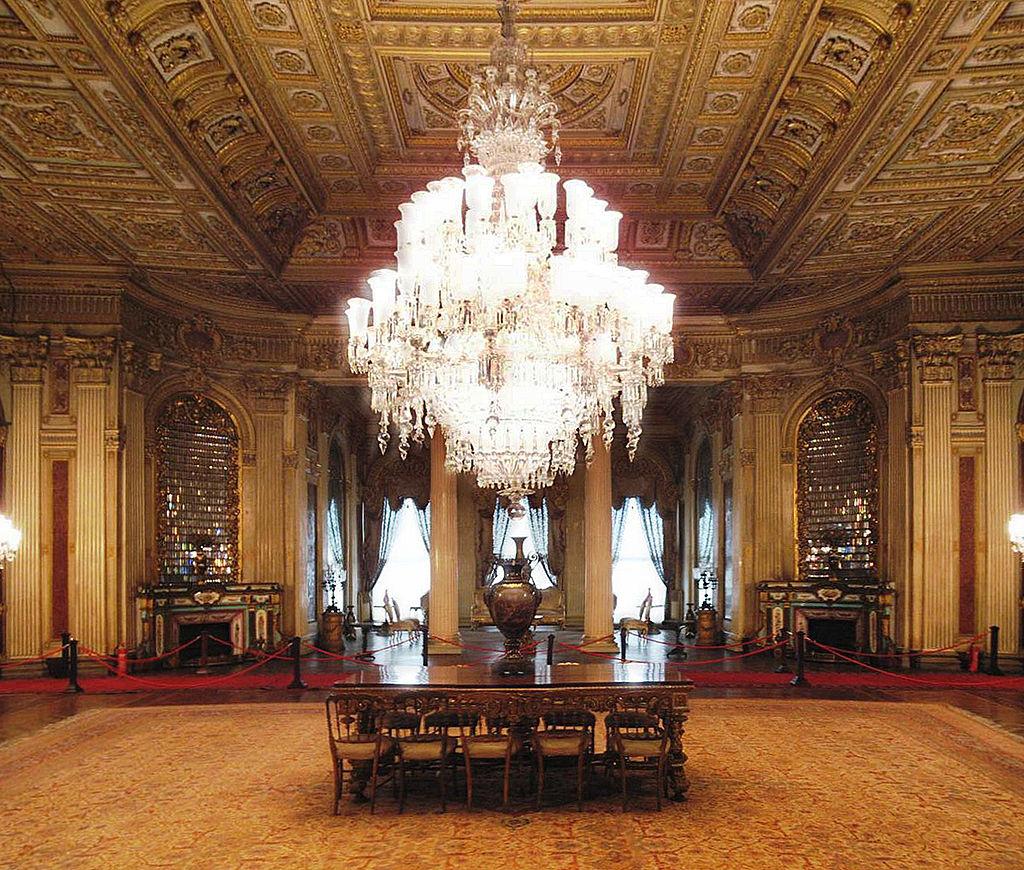 Der Süferâ Salonu (Diplomatensaal) im Dolmabahce-Palast