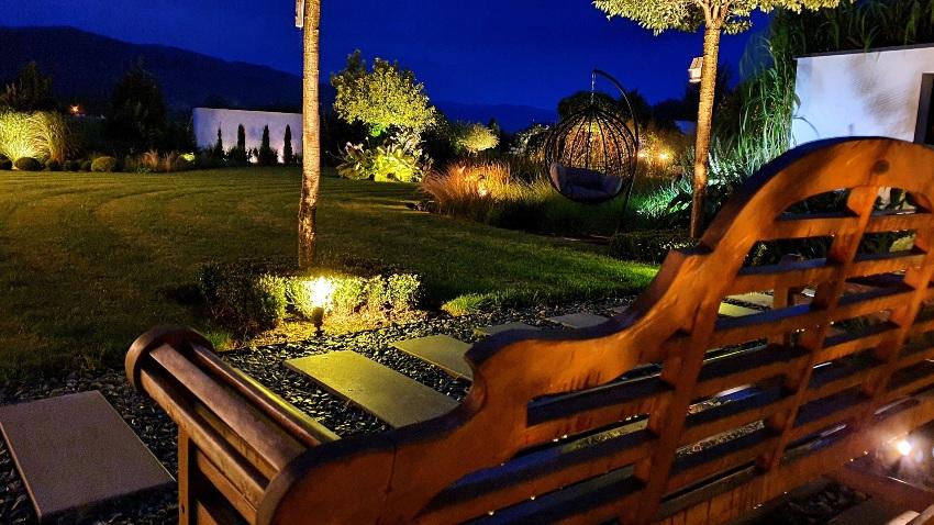 Garten-Bank-Abends - Beleuchtung der Sitzecke im Garten