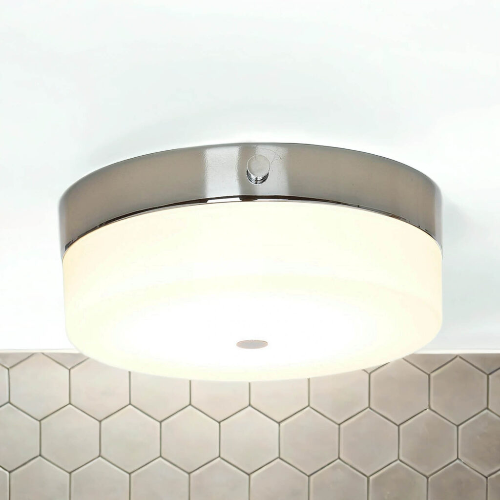 Flache LED Badleuchte für die Decke