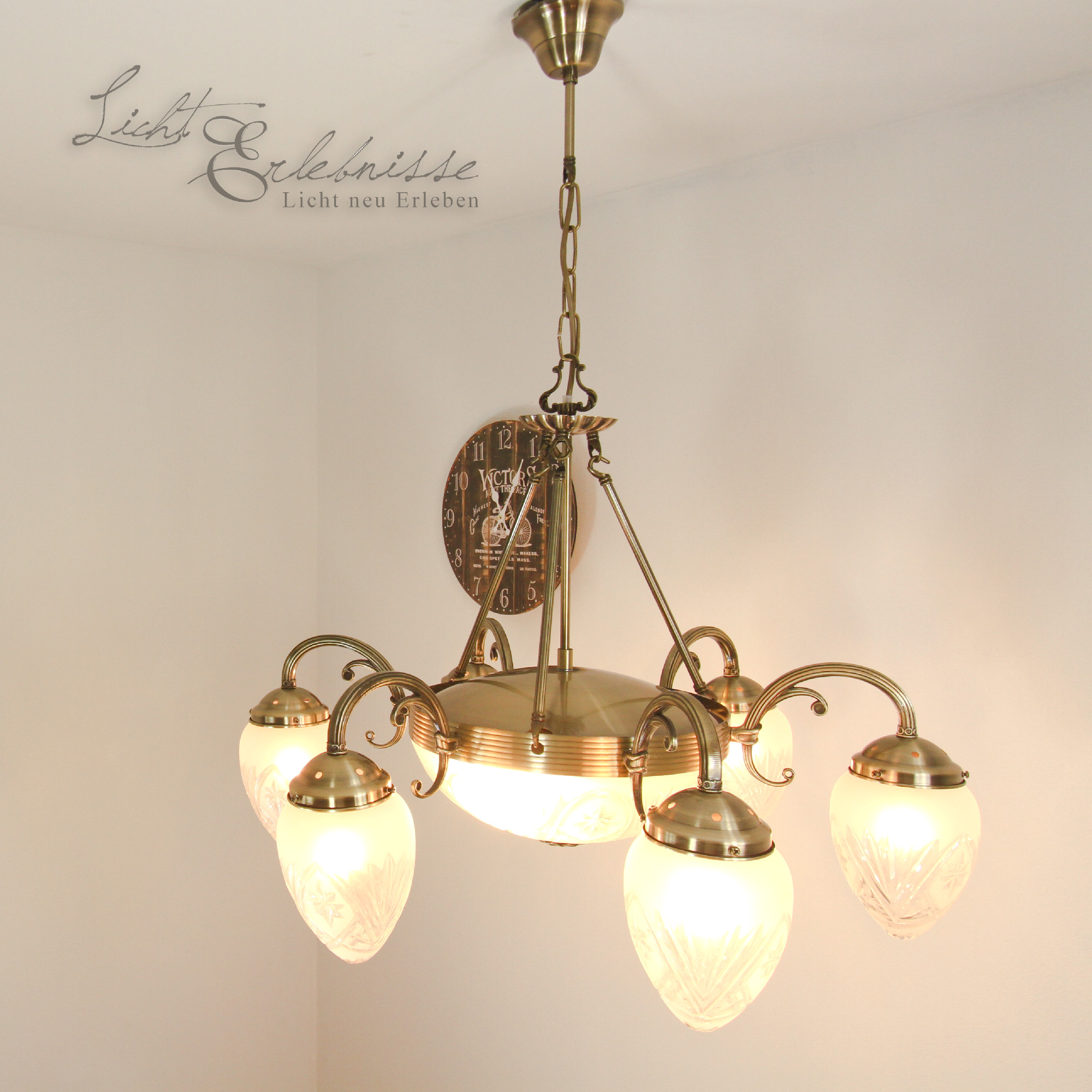 Höhenverstellbare Jugendstil Hängeleuchte mit Glasschirm Bronze farben Höhenverstellbare Jugendstil Hängeleuchte mit Glasschirm Bronze farben