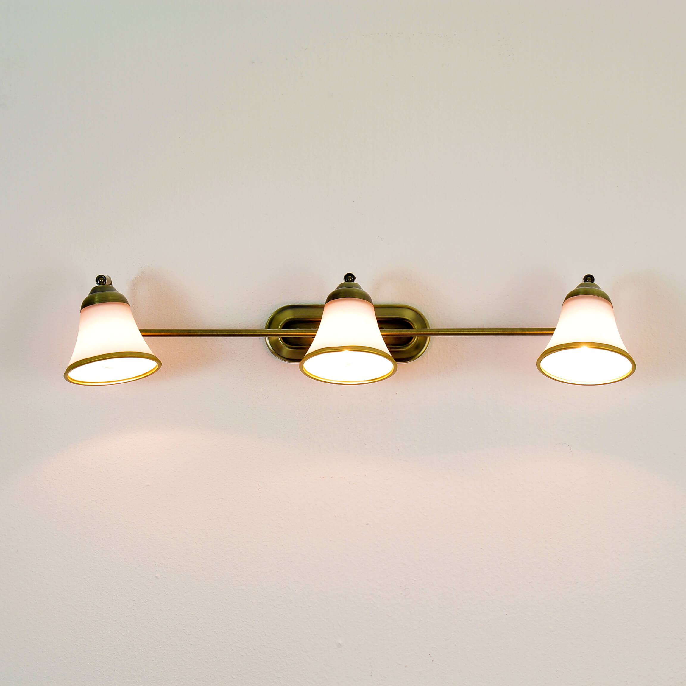 Bad Wandlampe 3xE14 67cm drehbar Jugendstil GRANDO Bad Wandlampe 3xE14 67cm drehbar Jugendstil GRANDO