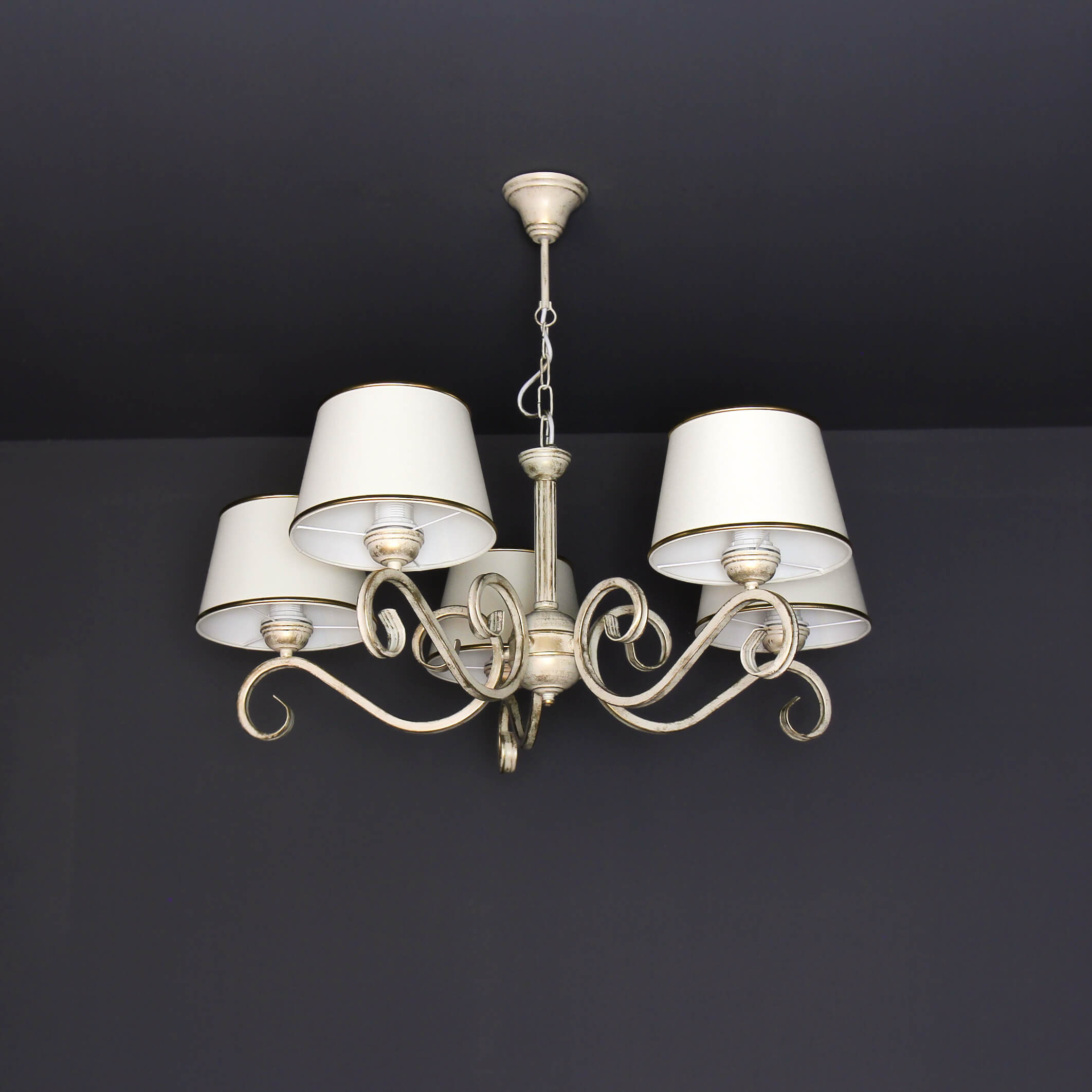 Kronleuchter LORE Shabby Weiß Stoff Schirm 5-flammig Kronleuchter LORE Shabby Weiß Stoff Schirm 5-flammig