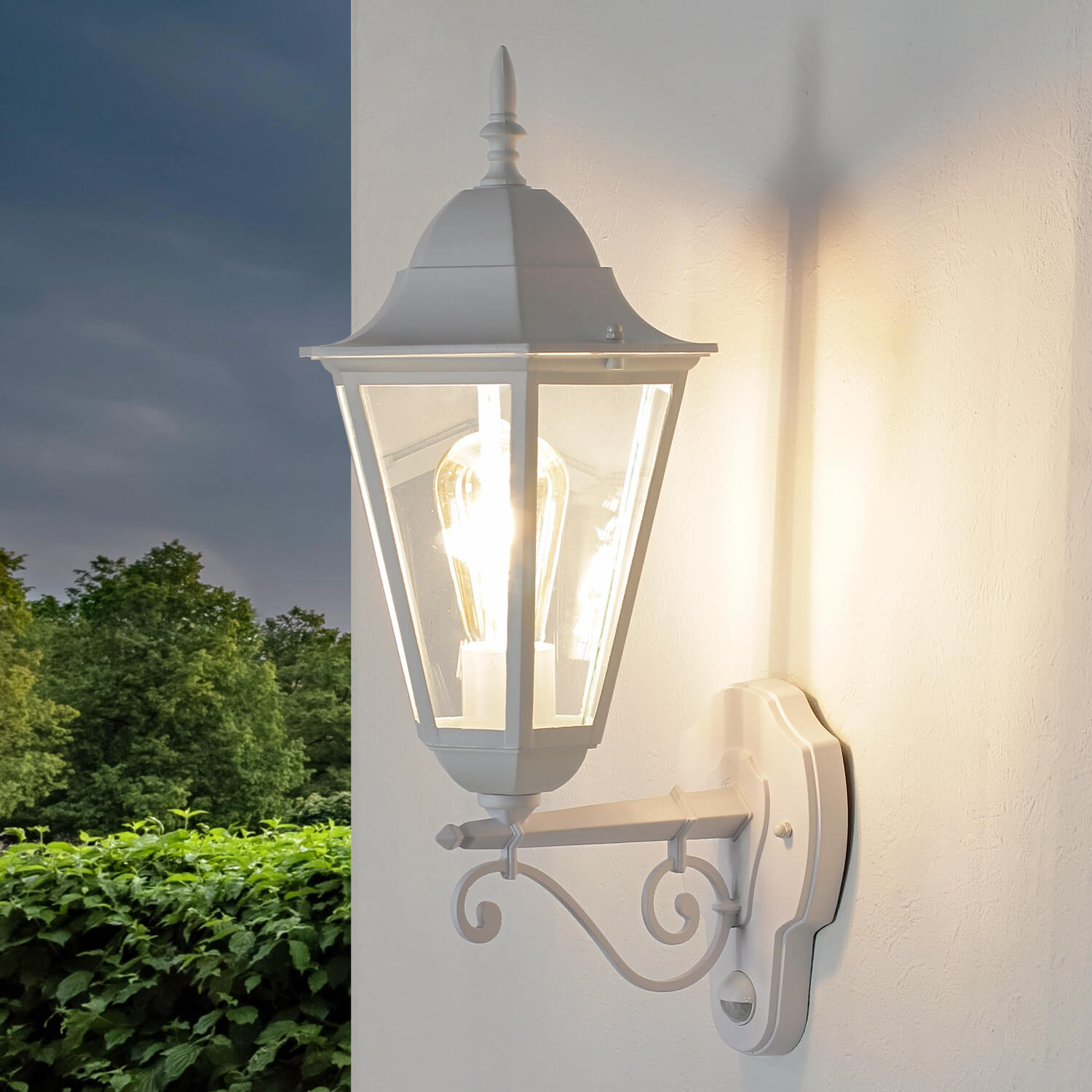 Große Außenlampe mit Bewegungsmelder E27 Weiß IP44 Große Außenlampe mit Bewegungsmelder E27 Weiß IP44