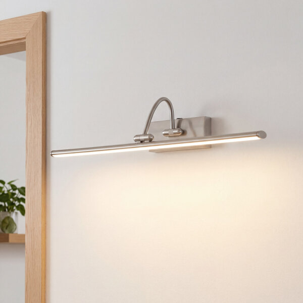 Moderne LED Wandleuchte in Silber