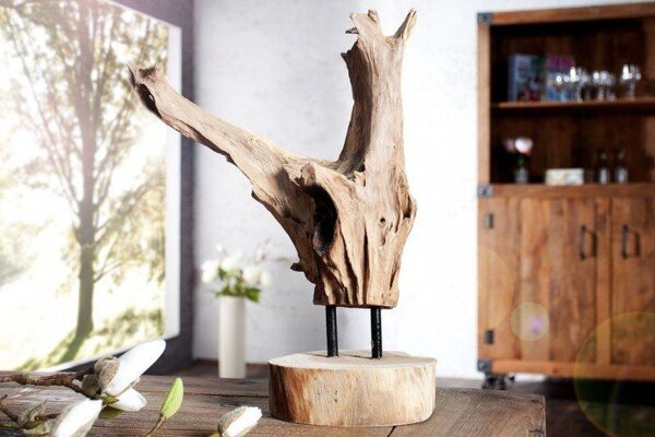 Statuen Treibholz Handarbeit in Natur