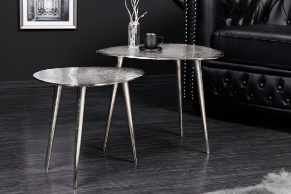 Couchtisch Metall in Silber 2er Set Dreibein Handarbeit