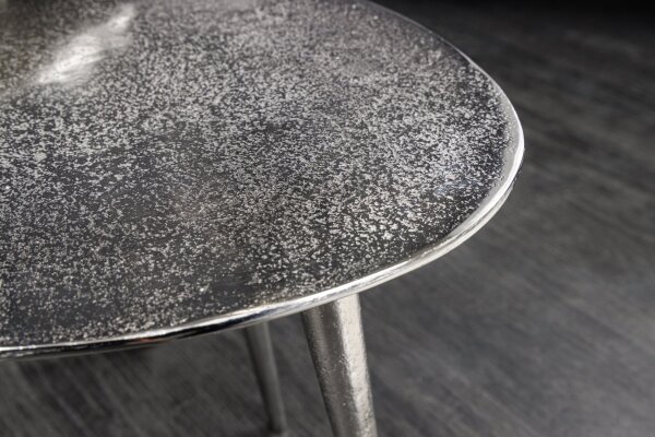 Couchtisch Metall in Silber 2er Set Dreibein Handarbeit
