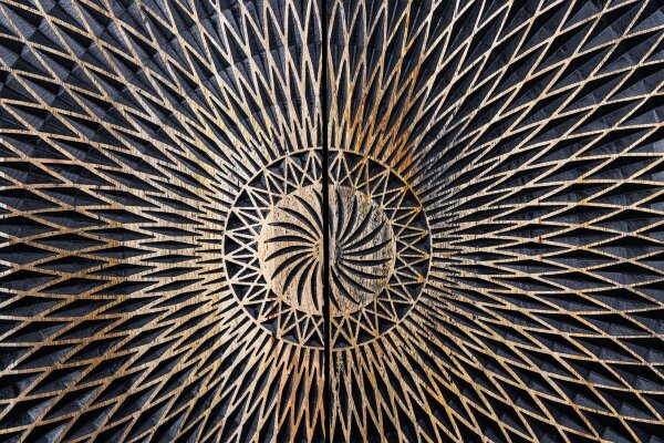 Sideboard Schwarz Gold 177 x 76 cm Ornament Türen Handarbeit