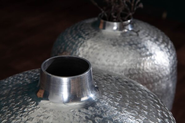 Dekovase 2er Set Handarbeit Hammerschlag Unikat in Silber