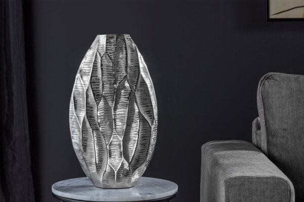 Dekovase Metall Hammerschlag H: 44 cm Unikat in Silber