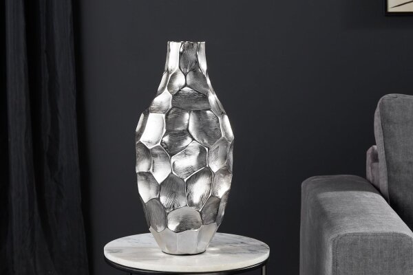 Dekovase in Silber Hammerschlag 45 cm hoch Metall Handarbeit