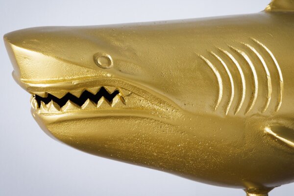 Dekostatue Metall Hai Fisch in Gold 103 cm lang Handarbeit