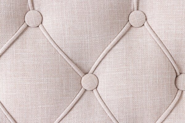 Polsterstuhl mit Armlehne Beige aus Stoff Holz Chesterfield