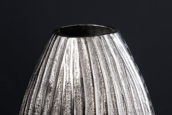 Deko Vase Metall H: 32 cm in Silber Handarbeit Hammerschlag