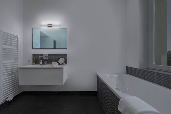 LED Lampe dimmbar Touch CCT Schwarz Alu IP44 OSRAM