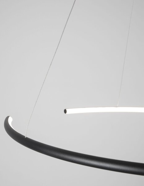 LED Pendelleuchte Ø 70 cm Schwarz höhenverstellbar warmweiß