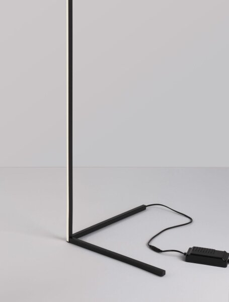LED Stehleuchte Minimalistisch Schwarz 140 cm dimmbar